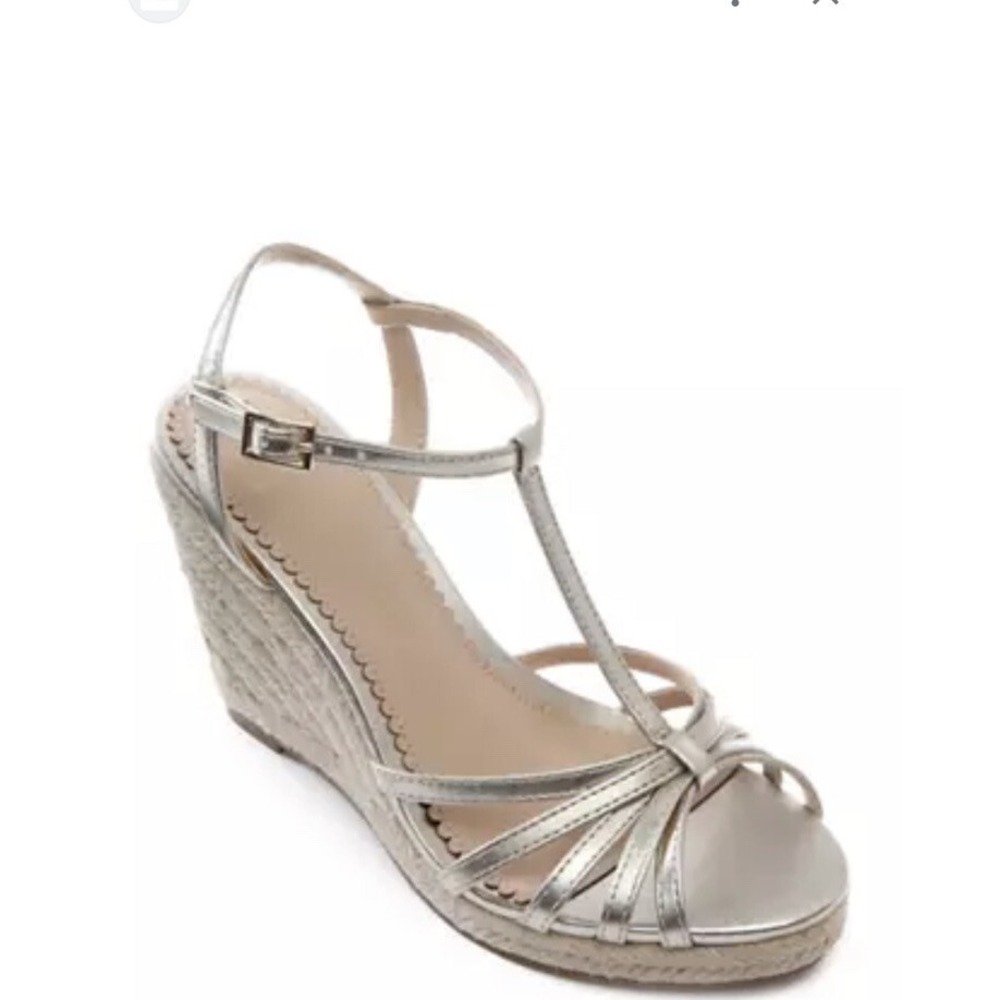 Crown & Ivy Maybelle Gold Espadrille Wedge Sandals Womens 8.5 Strappy T-Strap